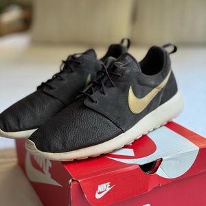 Nike Roshe Run Suede Velvet Brown - Men’s Size 14 (w/ Original Box)